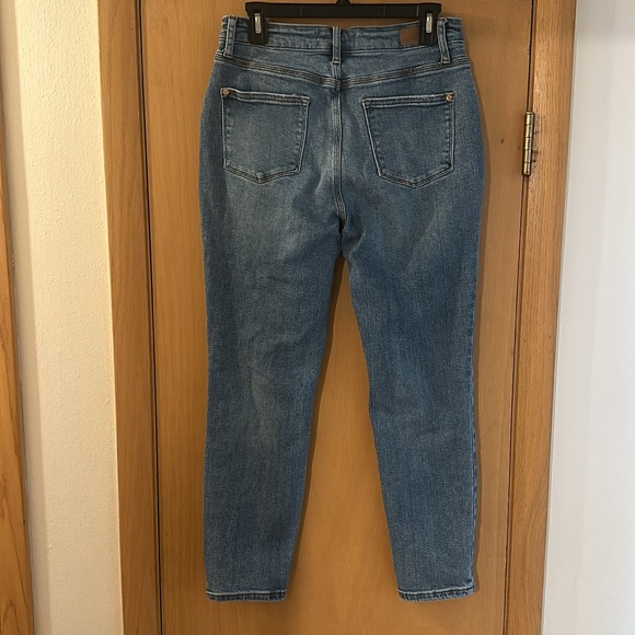 Judy Blue Women’s Relaxed Fit Crossover Stretch Jeans Medium Wash Size 29 (9) - Picture 5 of 10